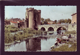 79 - PARTHÉNAY - TOUR SAINT-JACQUES - ANIMÉE - LAVANDIERE - COLORISÉE  - Parthenay