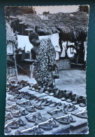 Bouaké, Choix D'une Chaussure, Lib Pocciello, N° 950 - Elfenbeinküste