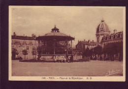 54 - TOUL - PLACE DE LA REPUBLIQUE - ANIMÉE -  - Toul