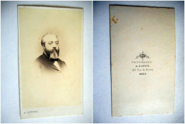 PHOTO CDV HOMME ELEGANT BARBE  MODE Cabinet DUPUY A PARIS - Alte (vor 1900)