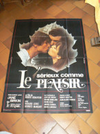 Affiche Du Film" SERIEUX COMME LE PLAISIR. "avec Jane BIRKIN. Film De Robert BENAYOUN. 116/160 Cm. Plis D'origine - Autógrafos