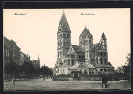 AK Düsseldorf, Rochuskirche Mit Strassenpartie Und Passanten  - Duesseldorf