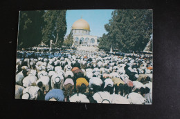S-C 143 / Israel - Jerusalem - Moslems Praying In The Yard Of The Dome Of The - Israel