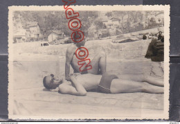 La Redonne Juin 1959 Homme Maillot De Bain Torse Nu Années 50-60 - Anonyme Personen