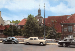 MO-24-329 : SEVRES. AUTOMOBILES. 4 CV RENAULT. PEUGEOT - Sevres