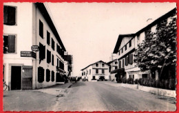 64 - B28655CPSM - URRUGNE - Place De L'église - Très Bon état - PYRENEES-ATLANTIQUES - Urrugne