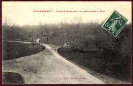 33 - B28263CPA - BLANQUEFORT - Ecole De Guyenne, Vue Prise Dans Le Parc - Très Bon état - GIRONDE - Blanquefort