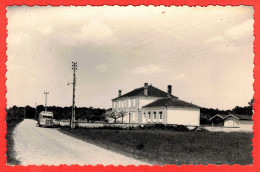 33 - B28990CPSM - CAZALIS - Groupe Scolaire, Mairie - Très Bon état - GIRONDE - Autres & Non Classés