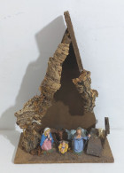 66127 Presepe - Casetta / Grotta In Legno Con Sacra Famiglia - 25x12 Cm - Kerstkribben