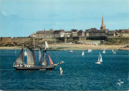 Navigation Sailing Vessels & Boats Themed Postcard Voilier At Saint Malo - Sailing Vessels