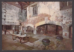 110927/ RICHMOND, Hampton Court Palace, Henry VIII's Great Kitchen - Londres – Suburbios