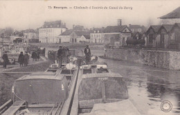 18-BOURGES CHALANDS A L ENTREE DU CANAL - Bourges