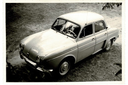 Ref 1 - Photo + Négatif  : Personnes Et Voiture Dauphine Renault , Im. Reims , Marne - France  . - Europa