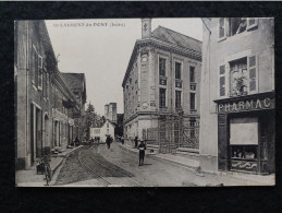 CPA  ST-LAURENT Du PONT   Une Rue - Saint-Laurent-du-Pont