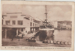 Pyrénées  Orientales   : PORT  VENDRES : Les  Quais , Bateau  Marseille - Port Vendres