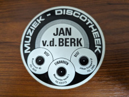 AUTOCOLLANT MUZIEK – DISCOTHEEK – JAN V.d. BERK MAGASIN COMMERCE MUSIQUE – BEST EINDHOVEN - PAYS-BAS NEDERLAND HOLLAND ( - Stickers