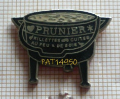 PAT14950 CHARCUTERIE PRUNIER RILLETTES CUITES AU FEU DE BOIS MARMITE CHAUDRON En Version EGF - Alimentation