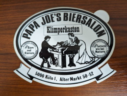 AUTOCOLLANT PAPA JOE’S BIERSALON – KLIMPERKASTEN – SALON DE LA BIÈRE – KOLN COLOGNE – ALLEMAGNE MUSIQUE ORGUE - Autocollants