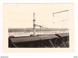 PHOTO Originale TRAINS Wagon Tombereau Avec Toit Dans Les Années 60 - Treni