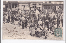 BETHUNE : Un Coin De La Grande Place Jour De Marché (remouleur) - Etat - Bethune