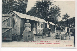 ETRETAT : Domaine Du Tilleul, Aviculture Le Personnel Préparant Les Patées - Très Bon état - Etretat