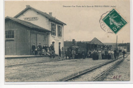 VERPILLIERES : Descente D'un Train De La Gare - Etat - Autres & Non Classés