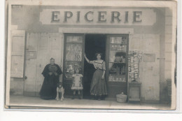 CARTE PHOTO A LOCALISER : Epicerie, Cartes Postales - Etat - Photos