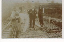 CARTE PHOTO A LOCALISER : Travaux, Pont, Ouvriers - Tres Bon Etat - Photos