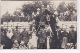 A LOCALISER : Carte Photo D'une Fête En Normandie (cavalcade) - Très Bon état - Other & Unclassified