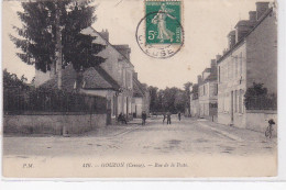 GOUZON : Rue De La Poste - état (une Petite Déchirure) - Autres & Non Classés