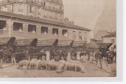 PARIS 1er : Carte Photo Des Attelages De Livraison Du Marchand De Porcs En Gros Léon FOUQUET (3 Rue Turbigo) - District 01