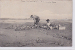 LA CHASSE EN BAIE DE SOMME : Huttier Creusant Un Hutteau - Bon état (traces Au Dos) - Autres & Non Classés