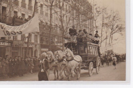 PARIS : Carte Photo D'un Omnibus (défilé - Fête) - Bon état - Openbaar Vervoer