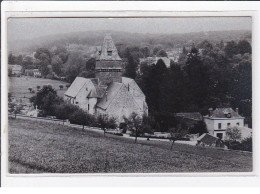 LYONS LA FORET : Carte Photo Du Village  - L'église - (procédé Photo Rare) - Très Bon état - Lyons-la-Forêt
