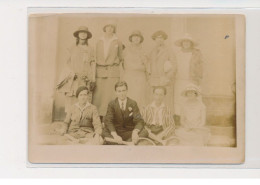 LA BACHELERIE - Carte Photo -  Groupe Hommes Et Femmes Avec Raquettes (tennis - Sport) - Très Bon état - Andere & Zonder Classificatie