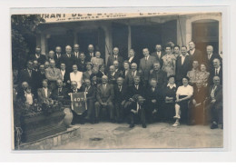 DIJON : Carte Photo - Groupe De Personnes Posant Devant Le Restaurant De Jean Bonnelle - Très Bon état - Dijon