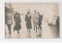 NICE - Militaires Et Femmes Marchant Dans La Rue (General Berange) - Très Bon état - Sonstige & Ohne Zuordnung