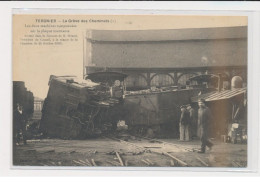 TERGNIER - La Grève Des Cheminots - Les Deux Machines Tamponnées Sur La Plaque Tournante - I - Très Bon état - Autres & Non Classés