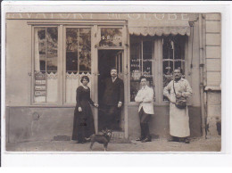 STAINS : Carte Photo Du Salon De Coiffure REYNS (coiffeur - éditeur De Cartes Postales Anciennes) - Très Bon état - Stains