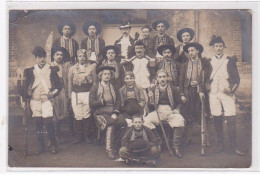 A LOCALISER : Carte Photo D'une Scène De Théâtre (la Guerre De Vendée Sous La Révolution) - Très Bon état - Autres & Non Classés