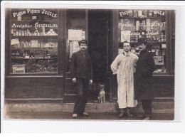 PARIS ? : Carte Photo D'un Magasin De Matériel Photographique (plaques Jougla - Guilleminot ) - Bon état (traces Au Dos) - Fotografie