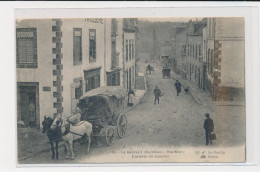 LA GACILLY - Rue Neuve - L'arrivée Du Courrier - état - La Gacilly