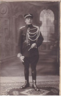 Carte Photo Militaire étranger  Uniforme Inconnue  Sur Képi Sorte De Cocarde  A Identifier Peut être Italien  Réf 29891 - Krieg, Militär