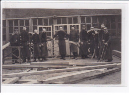 A LOCALISER : Carte Photo D'un Atelier De Charrons (photo Legrand à Calais) - Très Bon état - Calais