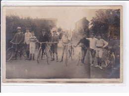 POITIERS ? (environs) : Carte Photo D'un Groupe De Cyclistes (vélo) - état - Poitiers