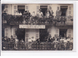 NERIS LES BAINS : Carte Photo D'une Fête Devant L'hotel Du Rhone Et Des Thermes - Bon état - Neris Les Bains