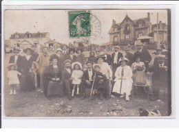 VILLERS SUR MER : Carte Photo D'une Scène De Plage (villa Au Fond)(travaux D'art Et De Commerce) - état - Villers Sur Mer