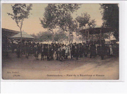 CASTELNAUDARY - Place De La République Et Kiosque - Manège - Très Bon état - Castelnaudary