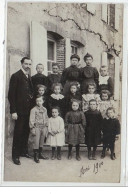 PEAS : Carte Photo Des élèves Devant Leur école Vers 1910 - Très Bon état - Autres & Non Classés