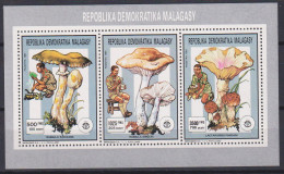 Madagascar 1991 Y.T.BF Scout Funghi - Mooshrooms **/MNH VF - Madagaskar (1960-...)